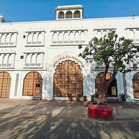 Hotel Tourist Rest House Agra Agra  Buitenkant foto