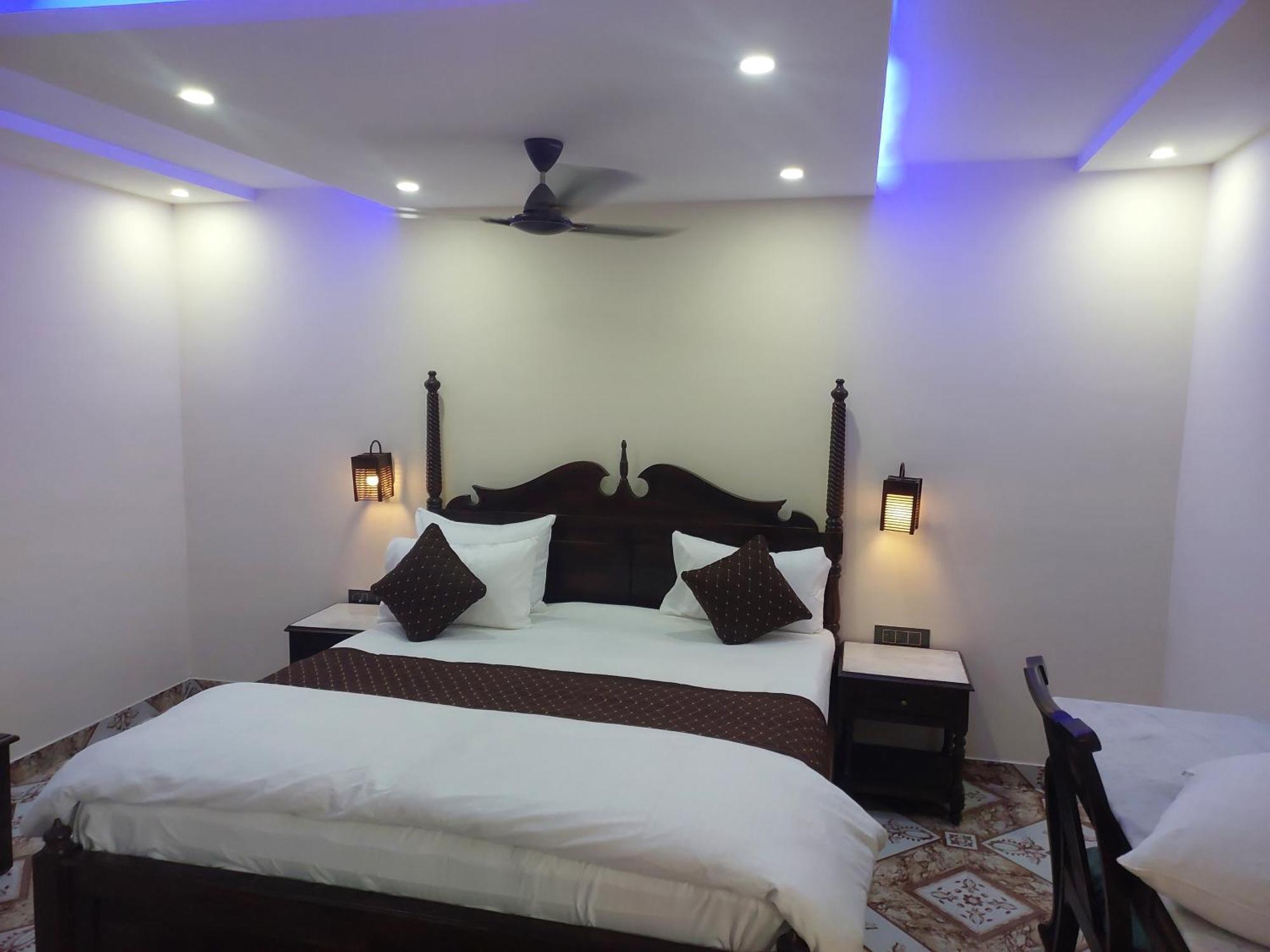 Hotel Tourist Rest House Agra Agra  Buitenkant foto