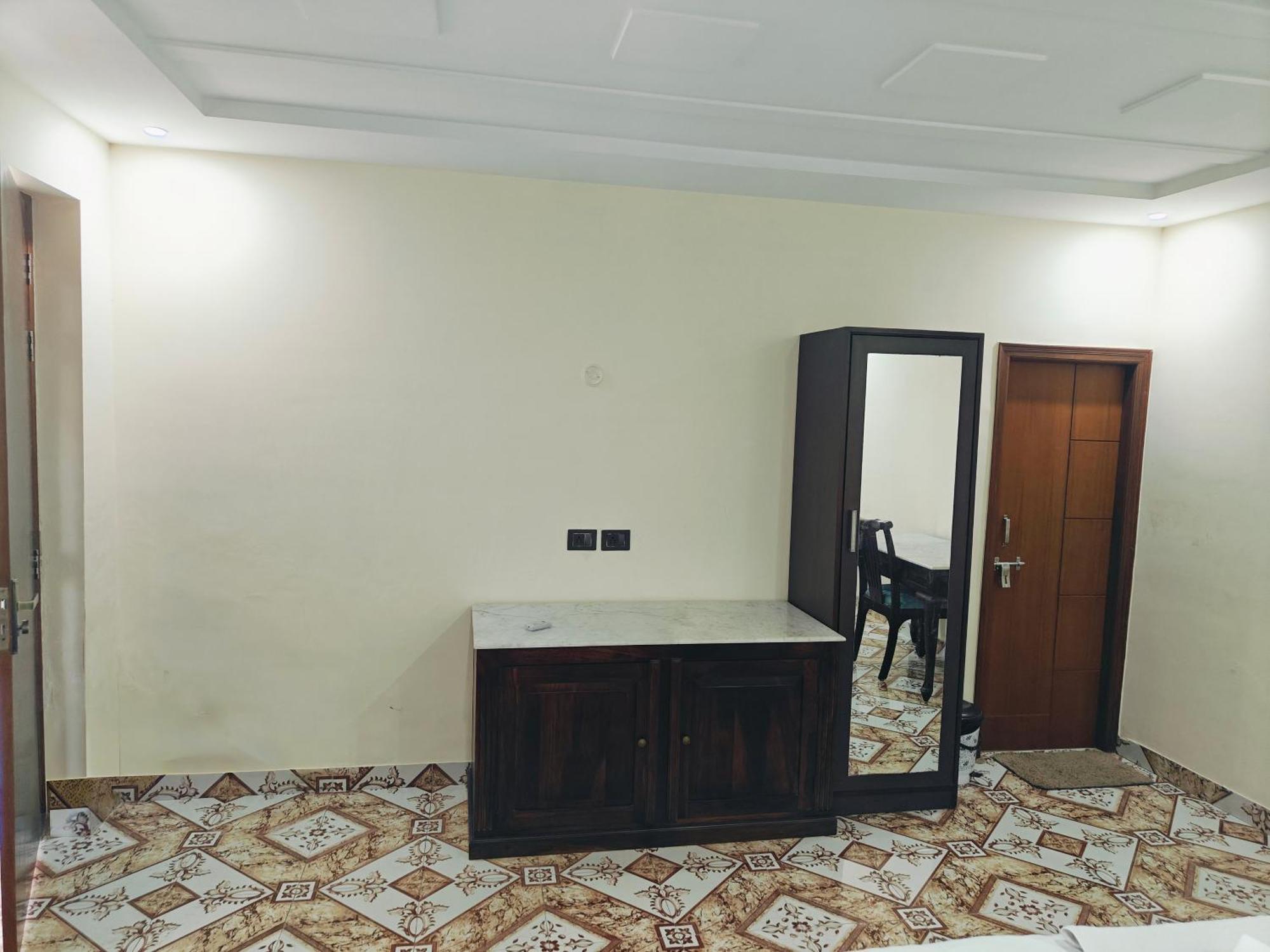 Hotel Tourist Rest House Agra Agra  Buitenkant foto
