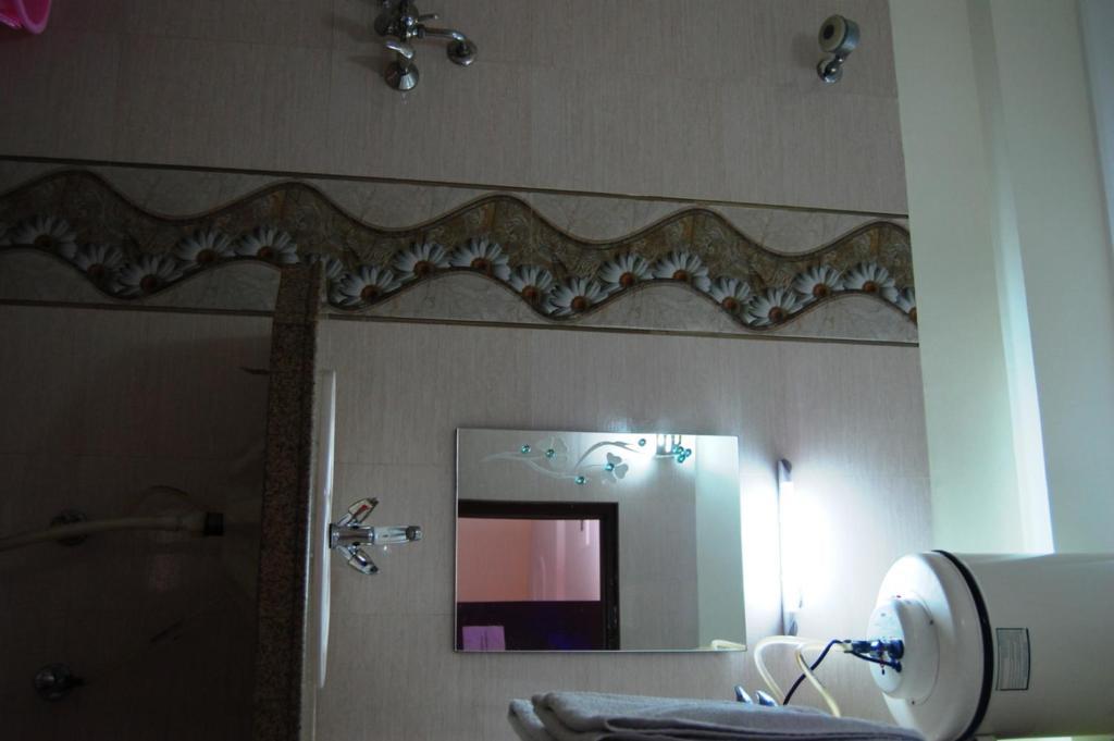 Hotel Tourist Rest House Agra Agra  Buitenkant foto