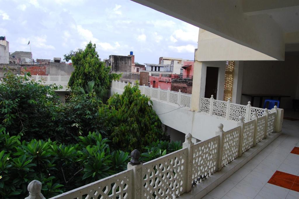 Hotel Tourist Rest House Agra Agra  Buitenkant foto