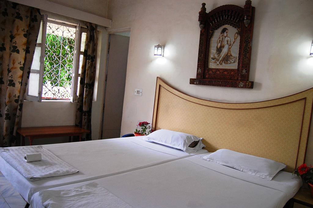Hotel Tourist Rest House Agra Agra  Buitenkant foto