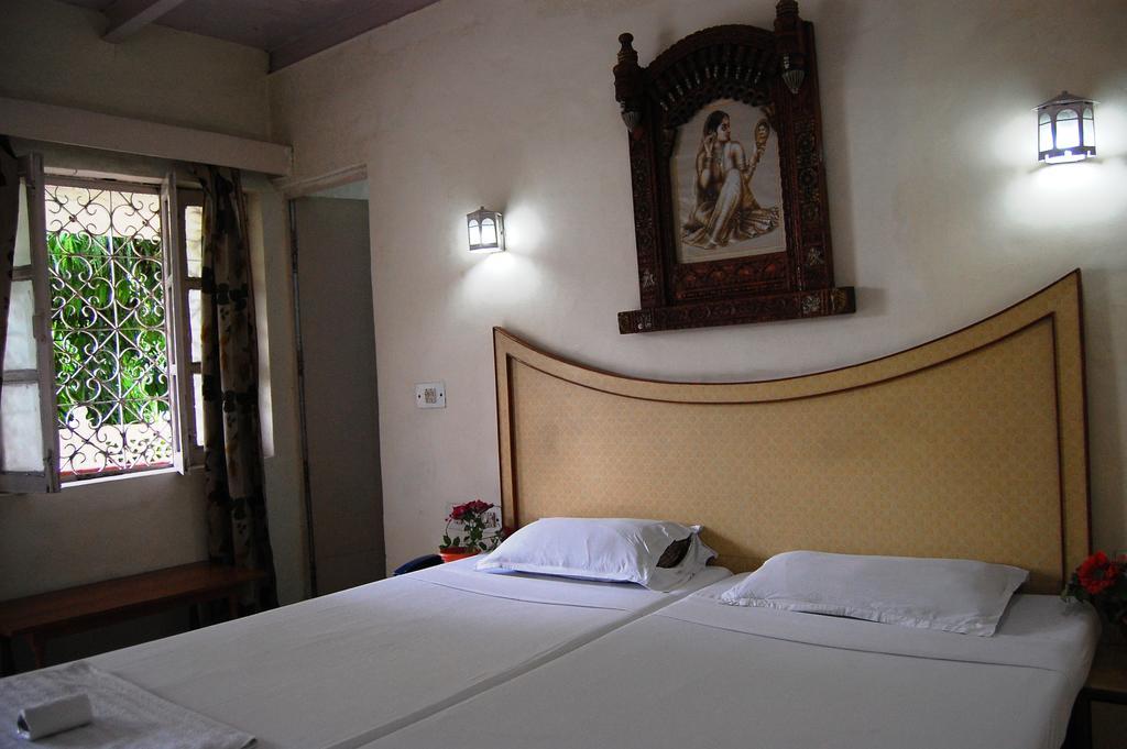 Hotel Tourist Rest House Agra Agra  Buitenkant foto